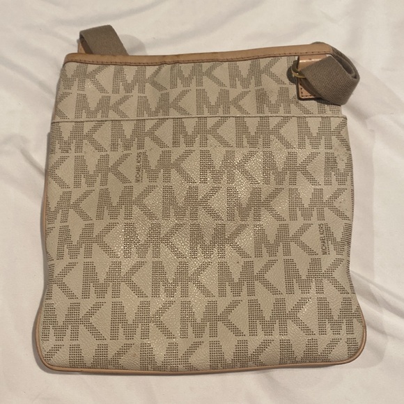 Michael Kors Crossbody - Picture 2 of 4